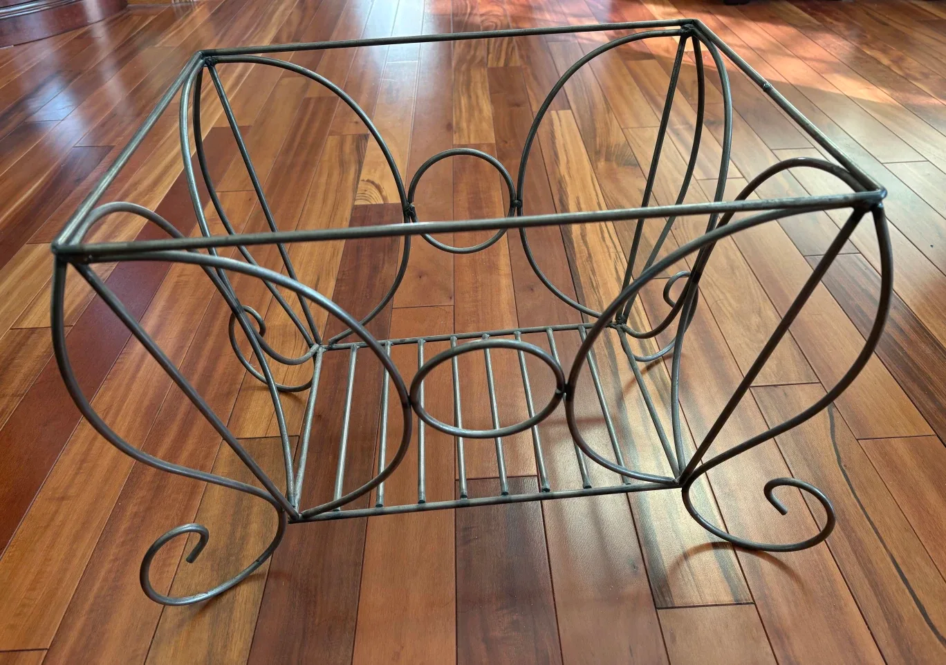 Vintage Magazine Rack thumbnail