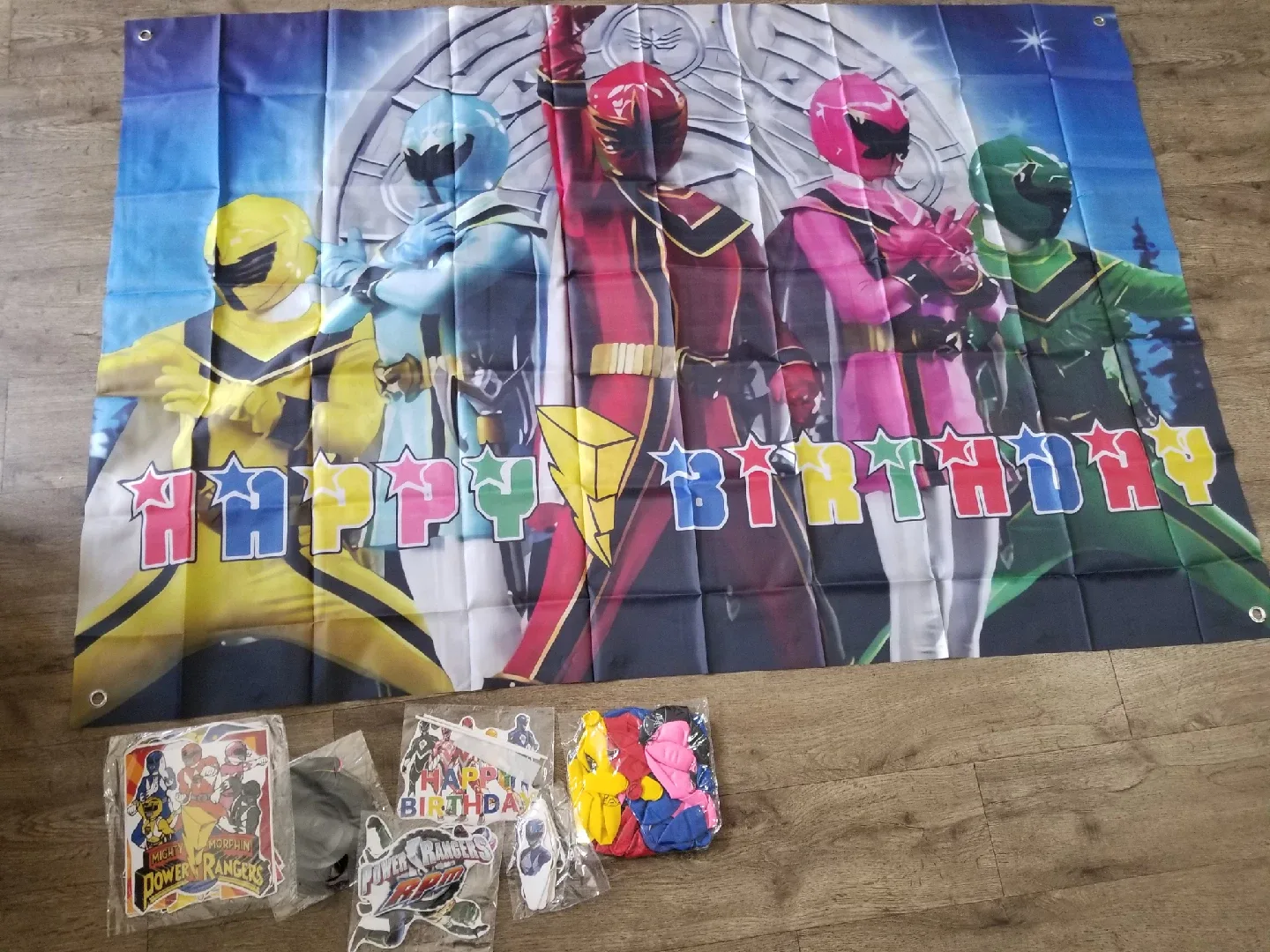 Power Rangers Birthday Party Supplies Set thumbnail
