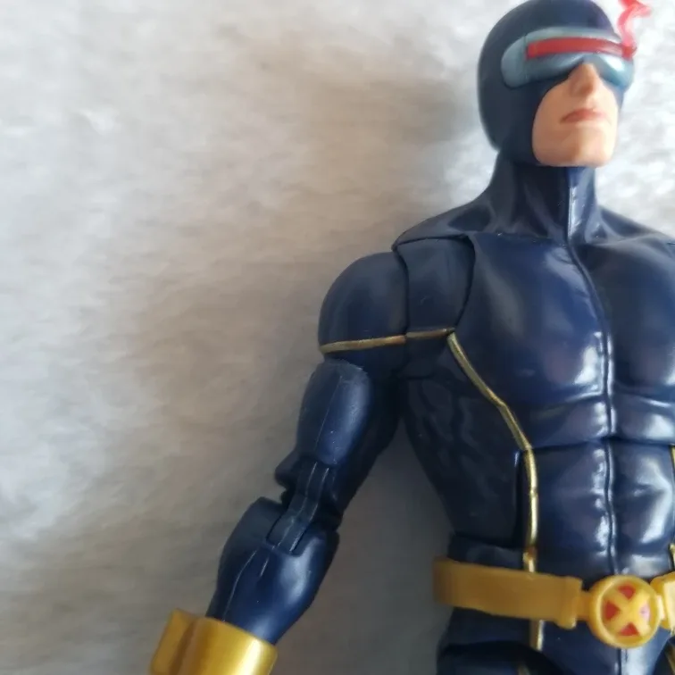 Marvel Legends Astonishing X-Men Cyclops Action Figure. image indicator(3)