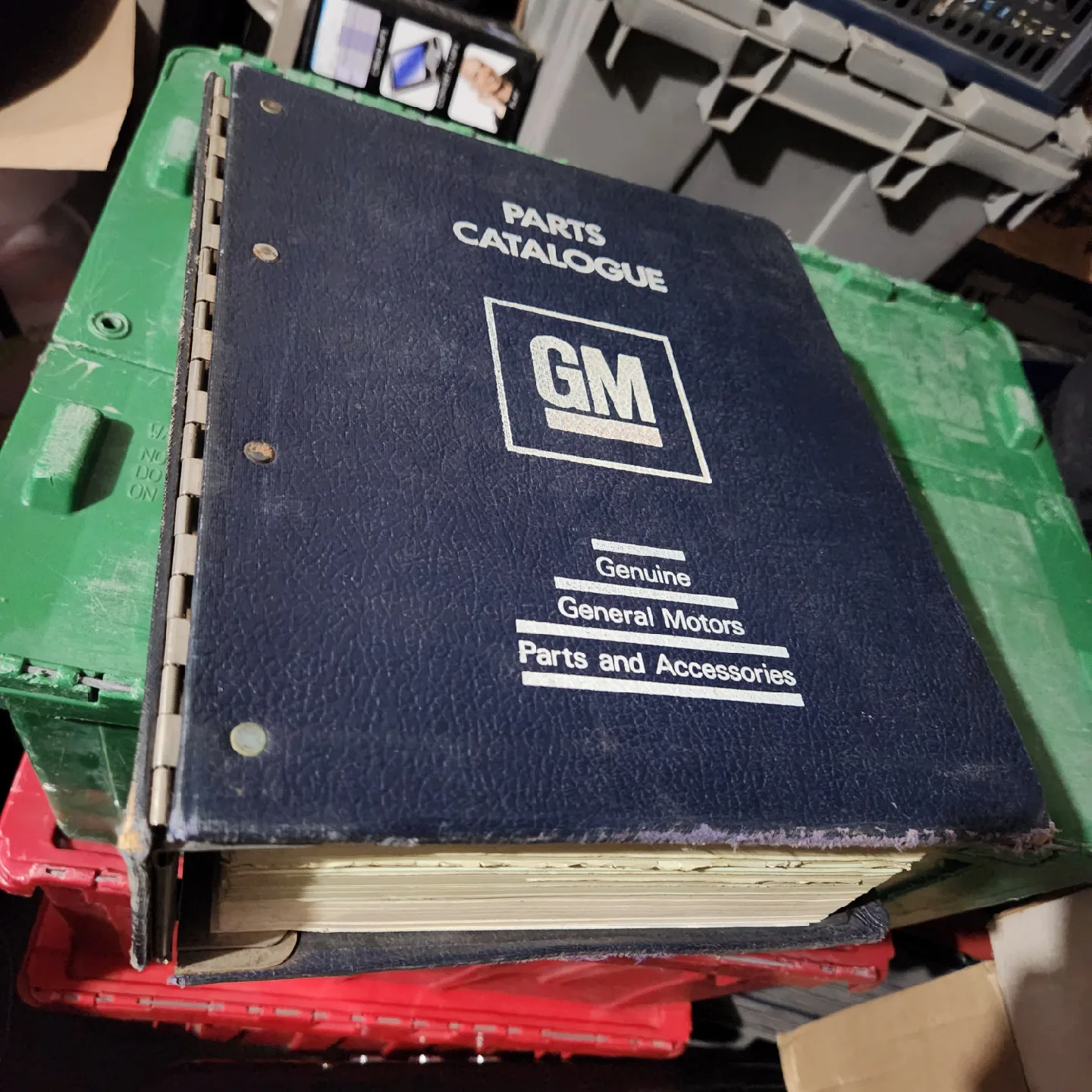 Buick Parts & Illustration Catalogue 1977-81 image indicator(3)