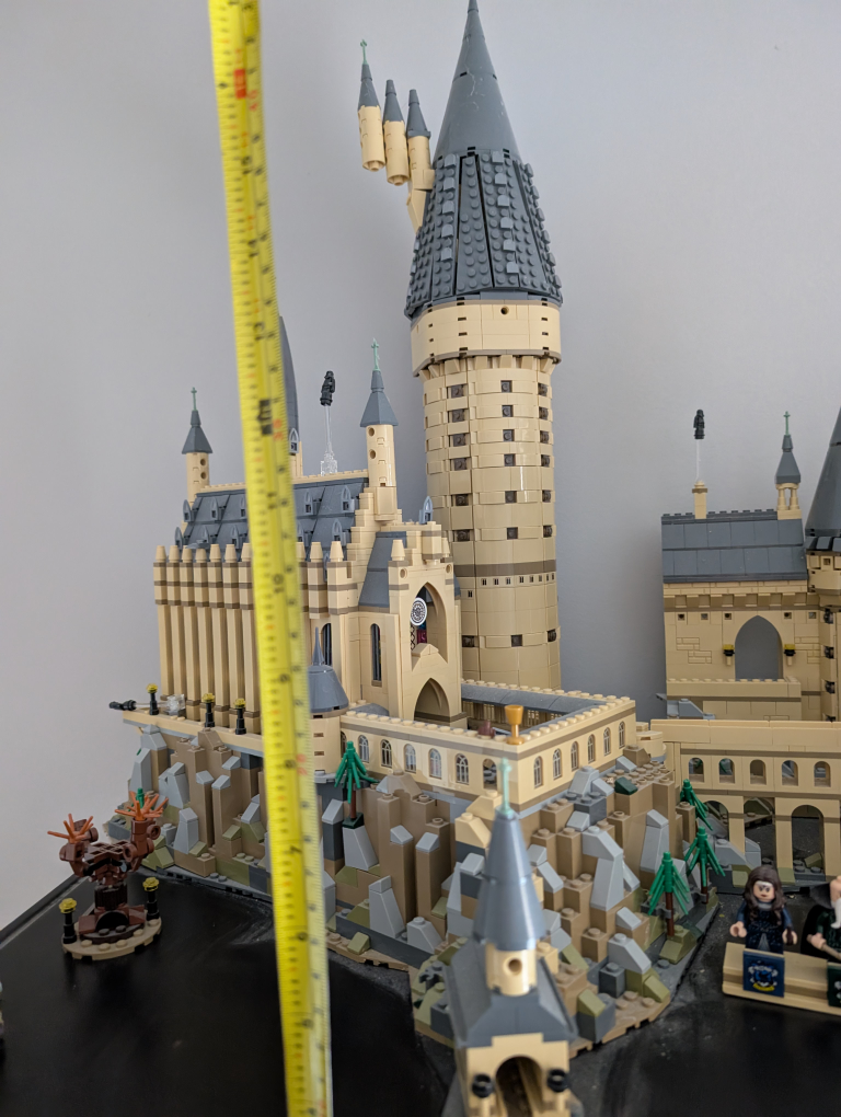 LEGO Harry Potter Hogwarts Castle - photo 3