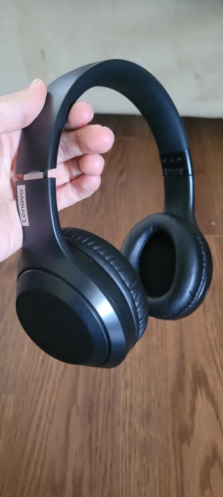 Lenovo Black Headphones - Like New! thumbnail