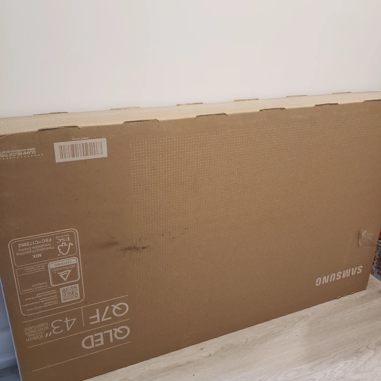 Samsung QLED Q7F 43" TV - New! - photo 2