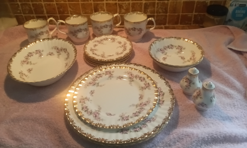 Collection of Royal Albert "Dimity Rose "  items - photo 4