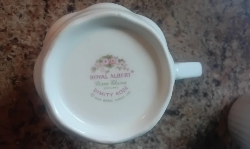 Collection of Royal Albert "Dimity Rose "  items image indicator(6)