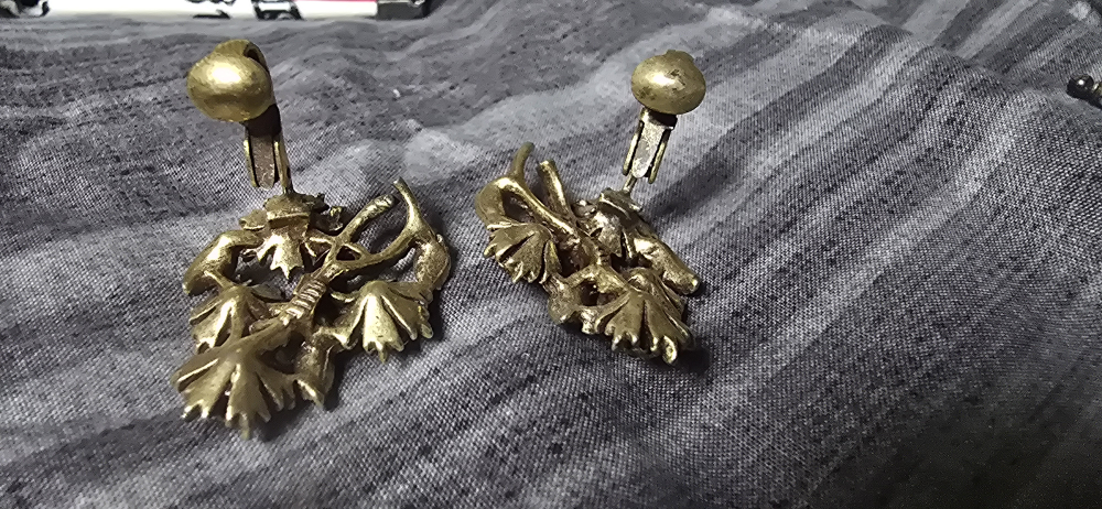 Vintage Clip-on Earrings - photo 2
