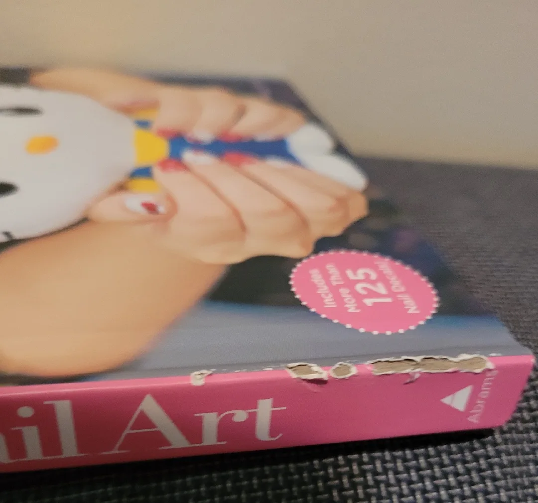 Hello Kitty Nail Art Book with Decals image indicator(4)