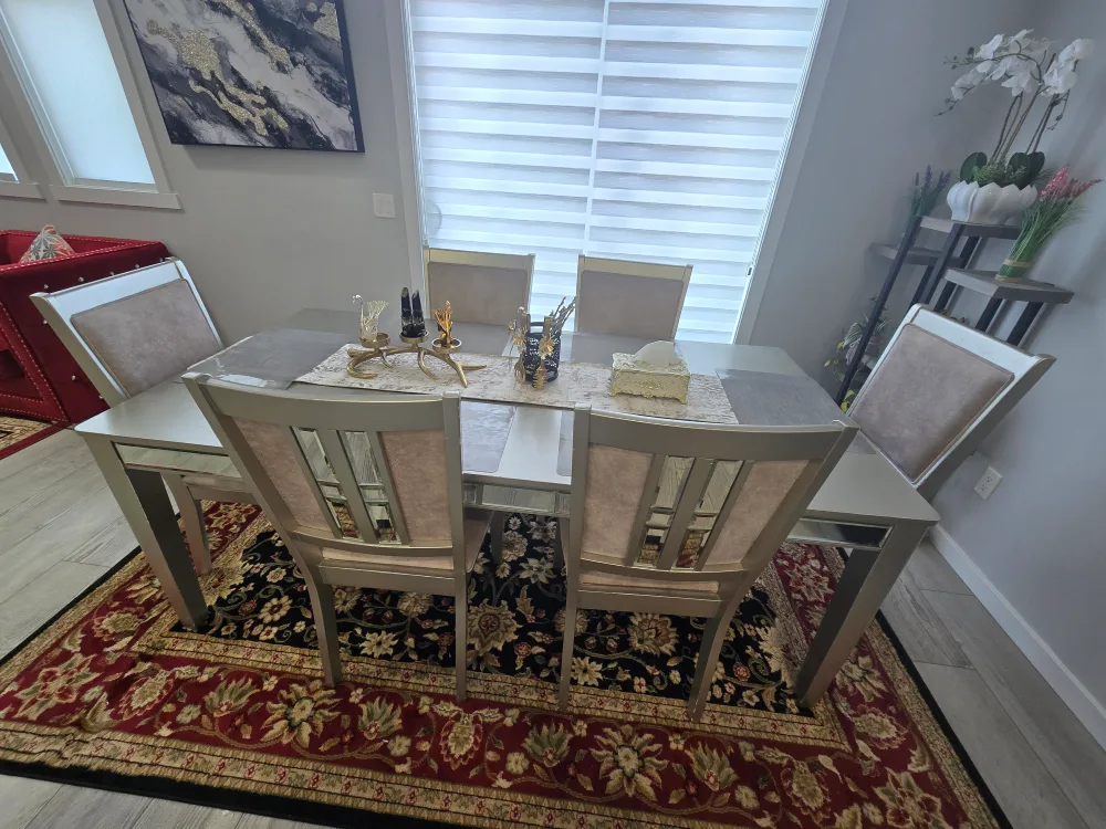 Dining Table with 6 Chairs - Like New! thumbnail