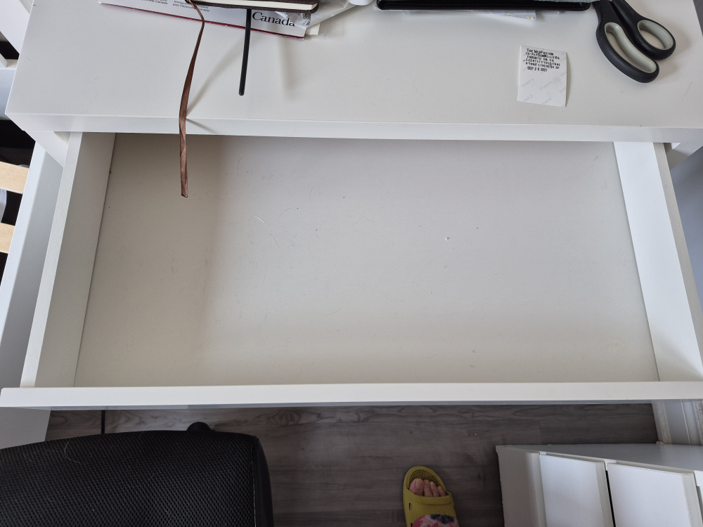 IKEA MICKE White Desk