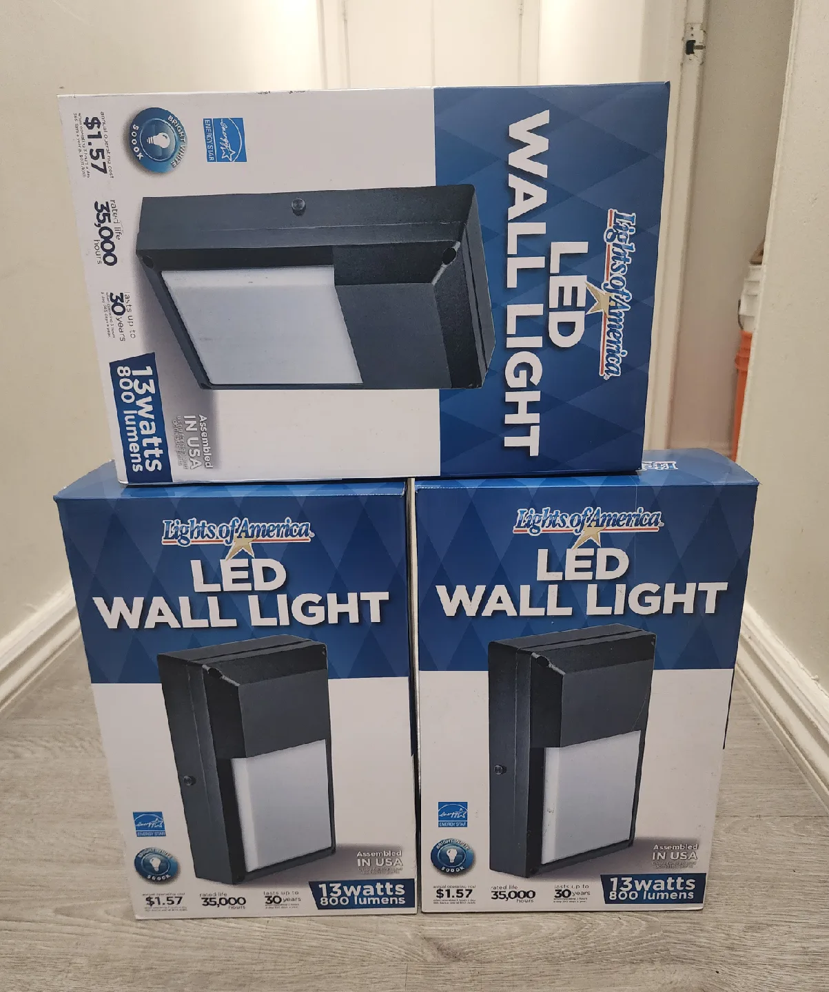 Lights of America LED Wall Light - New in Box! image indicator(4)