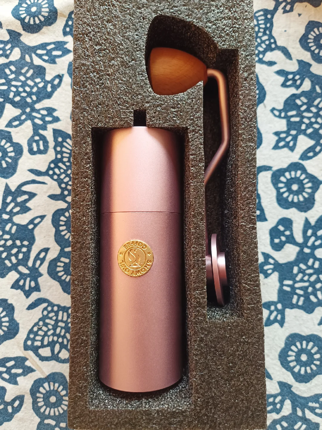 Snowy Owl Manual Coffee Grinder image indicator(4)