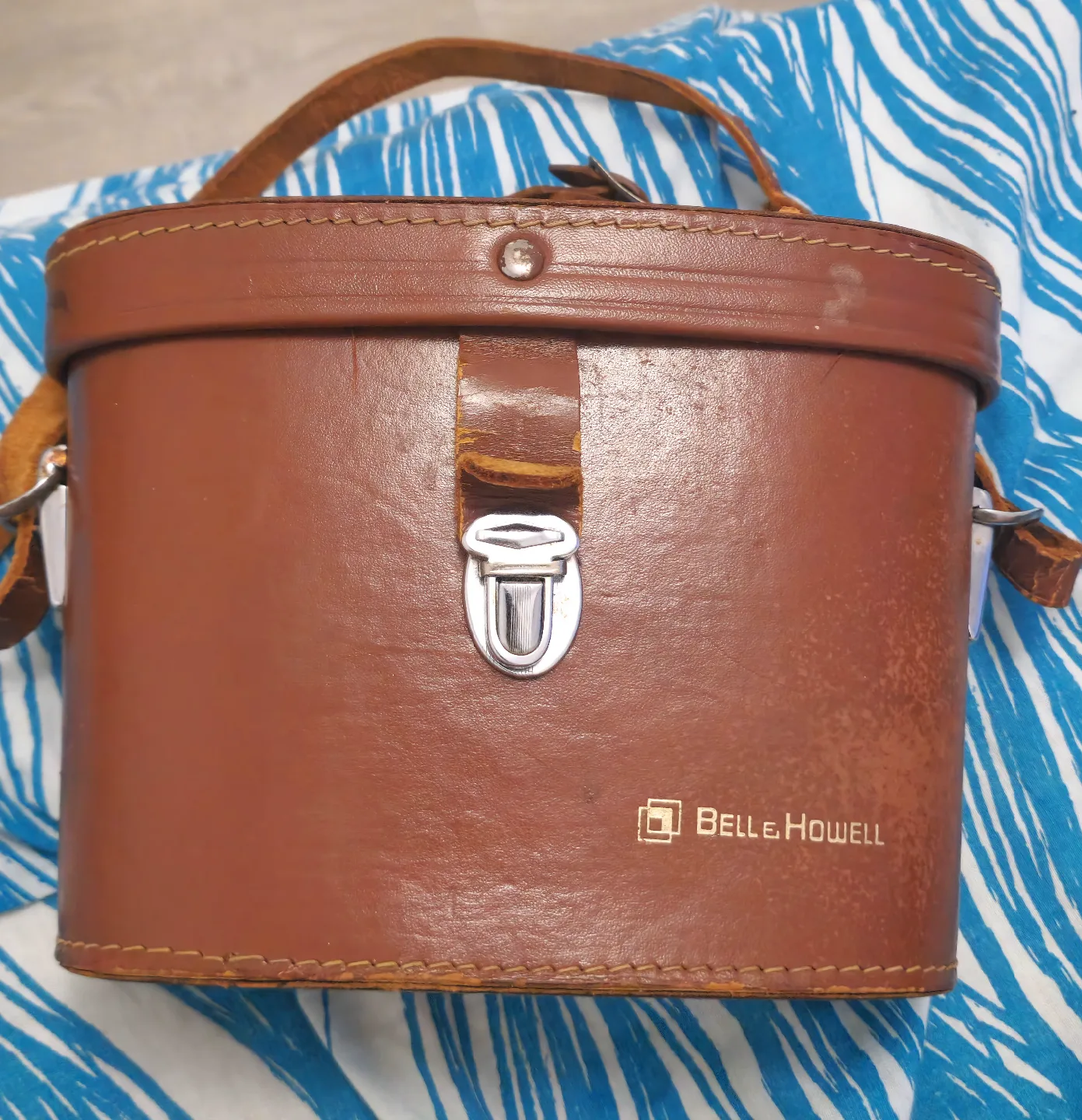 Bell & Howell 8x40 Binoculars with Case image indicator(4)