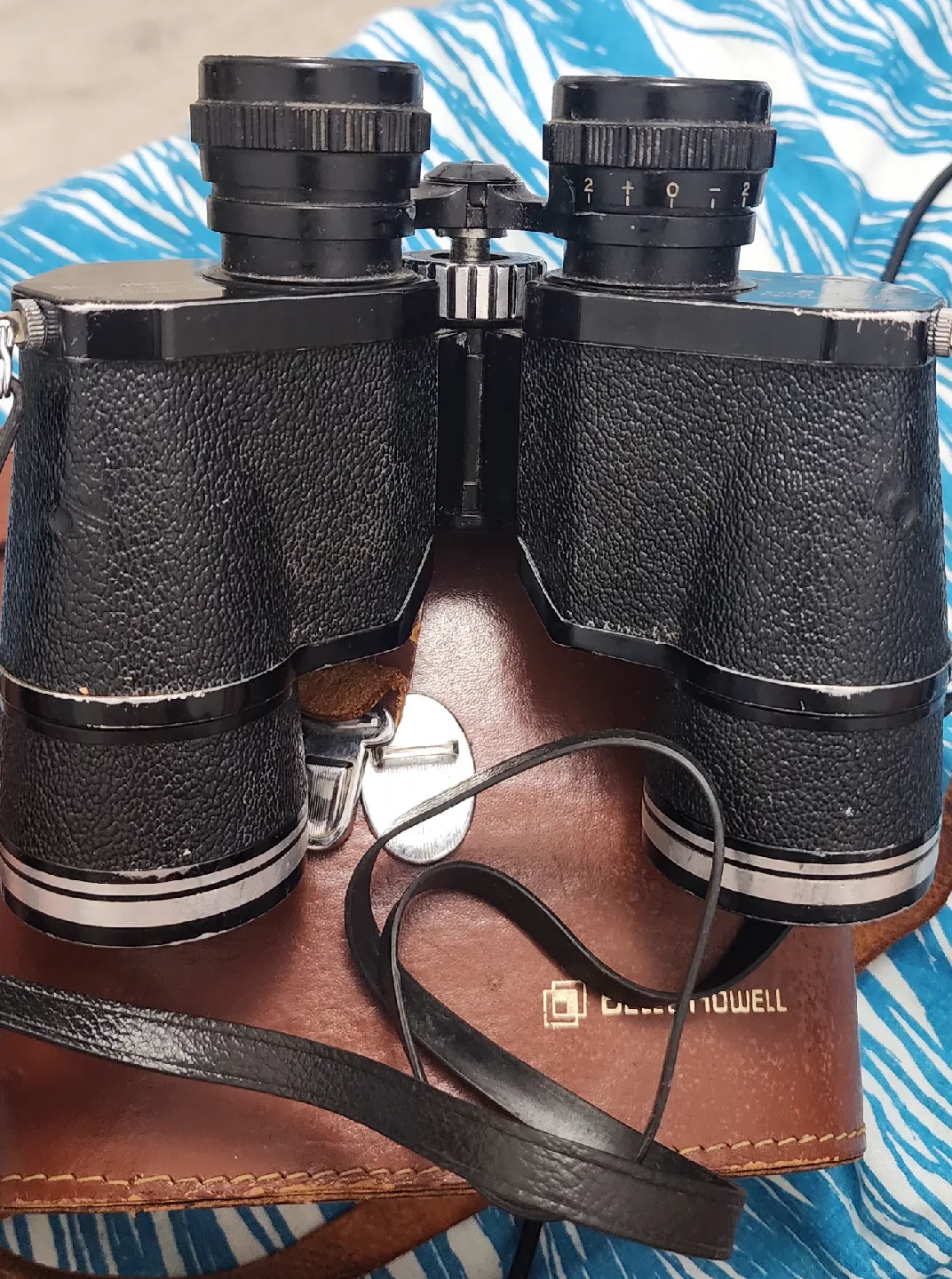 Bell & Howell 8x40 Binoculars with Case image indicator(6)