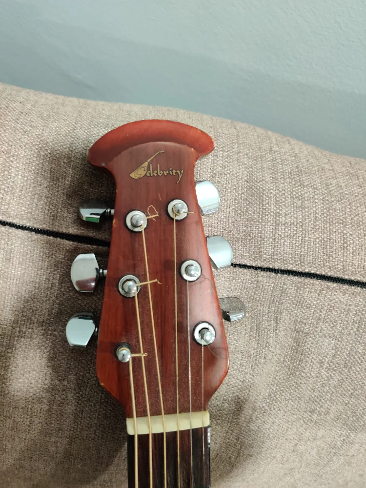 Ovation Celebrity Acoustic Guitar image indicator(2)