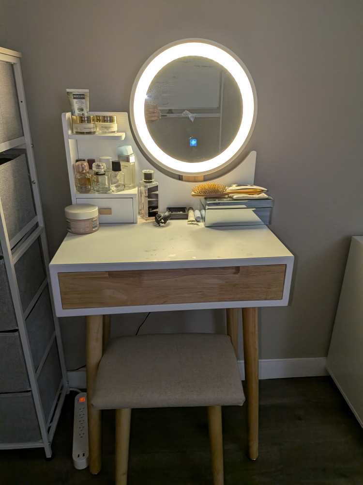 Vanity Table with Lighted Mirror & Stool - photo 2