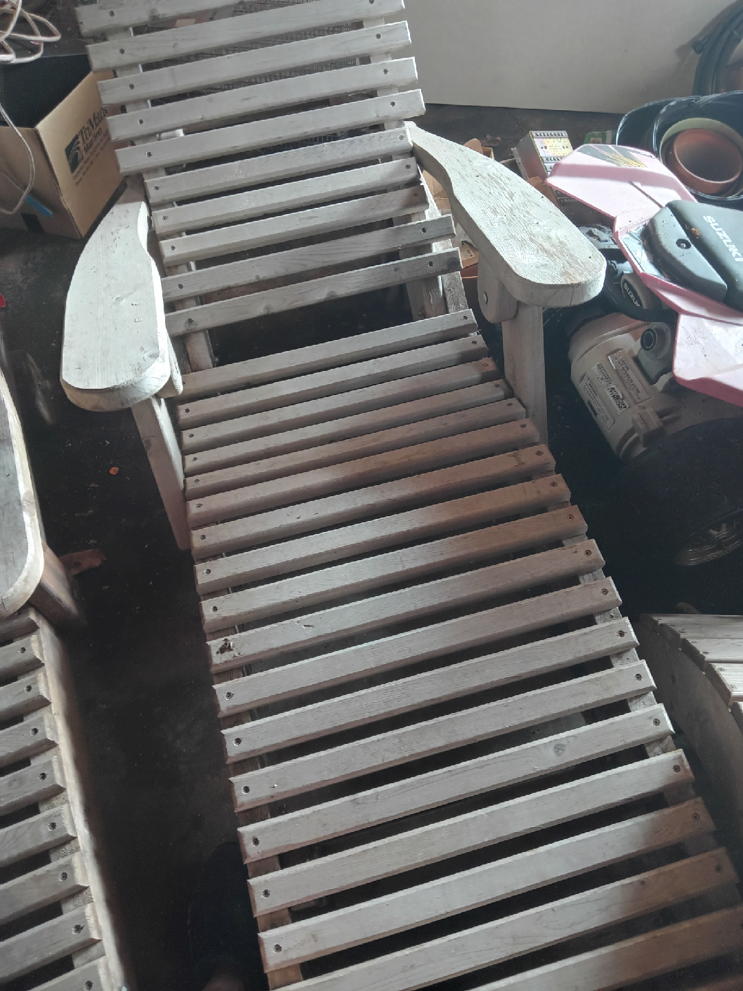 2 wood adetrdac cheese and on footstool - photo 3