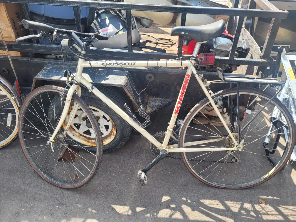 Schwinn Crosscut and Suburban Bikes thumbnail