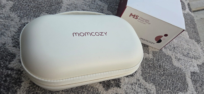 Momcozy M5 Wearable Breast Pump - Portable & Convenient!