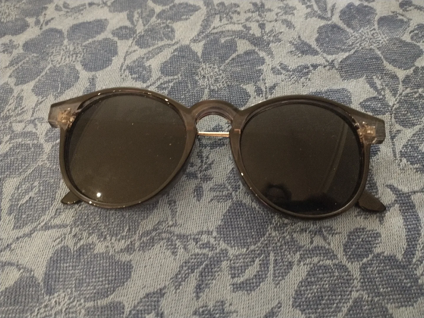 Sunglasses thumbnail
