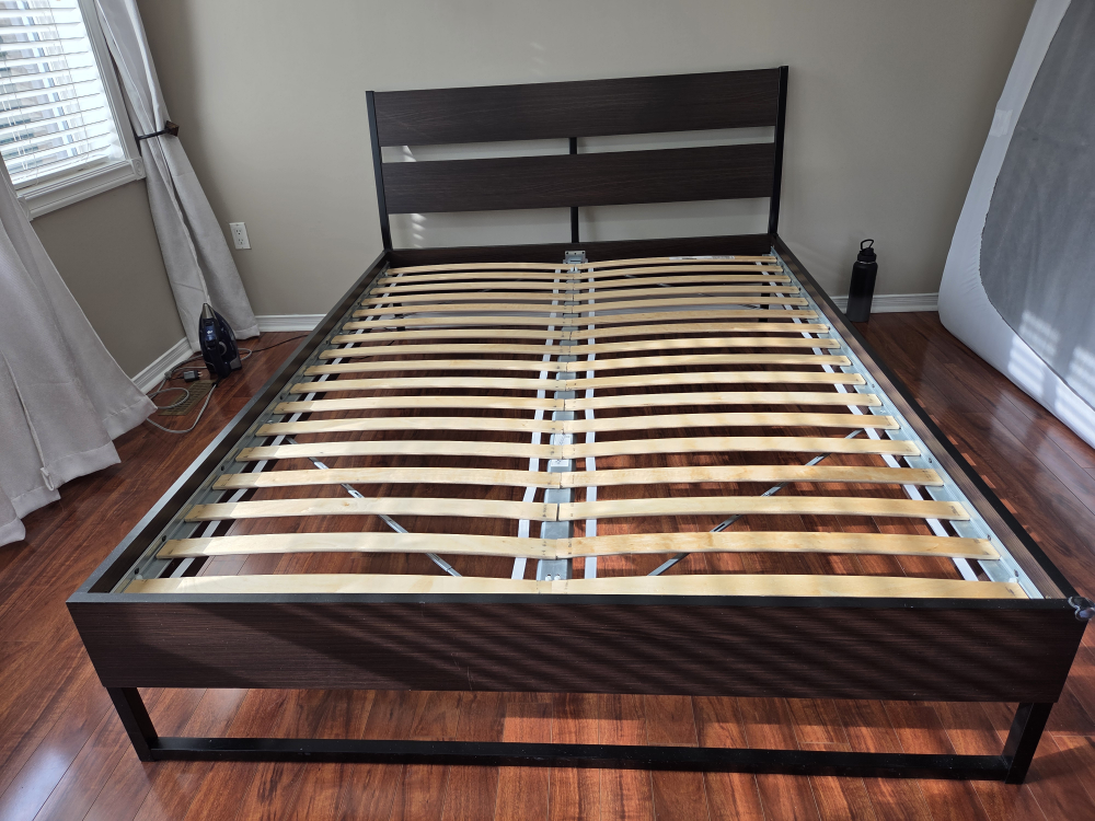 Queen bed frame - photo 3