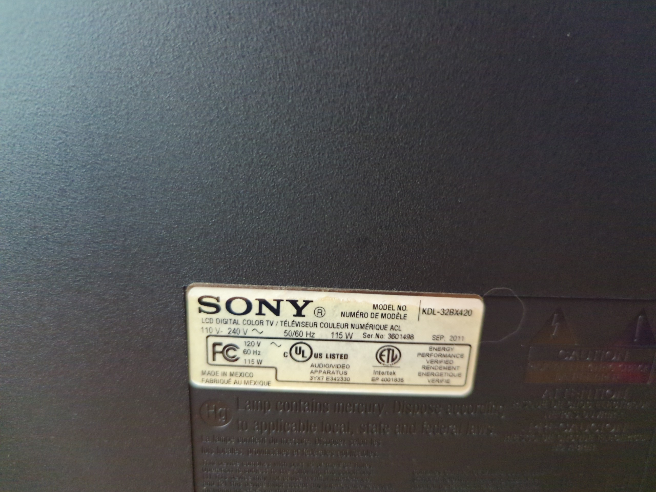 Sony Bravia 32" LCD Digital Colour TV - photo 2