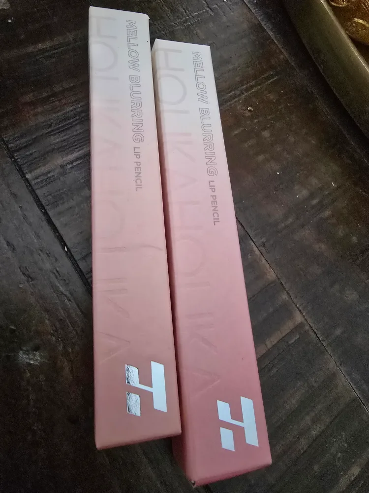 Holika Holika Mellow Blurring Lip Pencil thumbnail