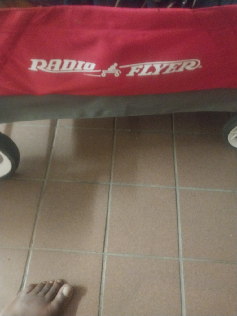 Radio Flyer Red Folding Wagon
