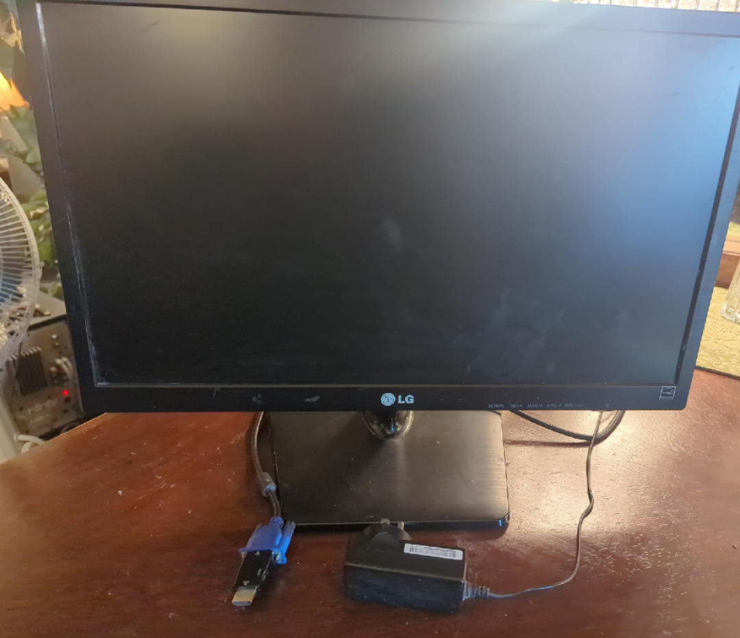 LG Flatron E2242C 22-inch Monitor