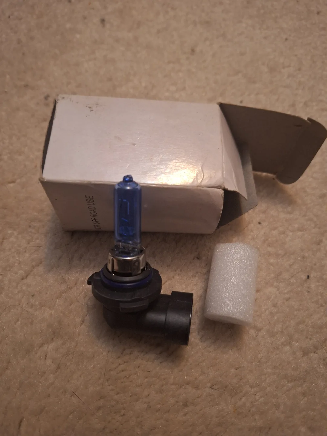 NEW 9005 12V Day Light Bulb 💡 thumbnail