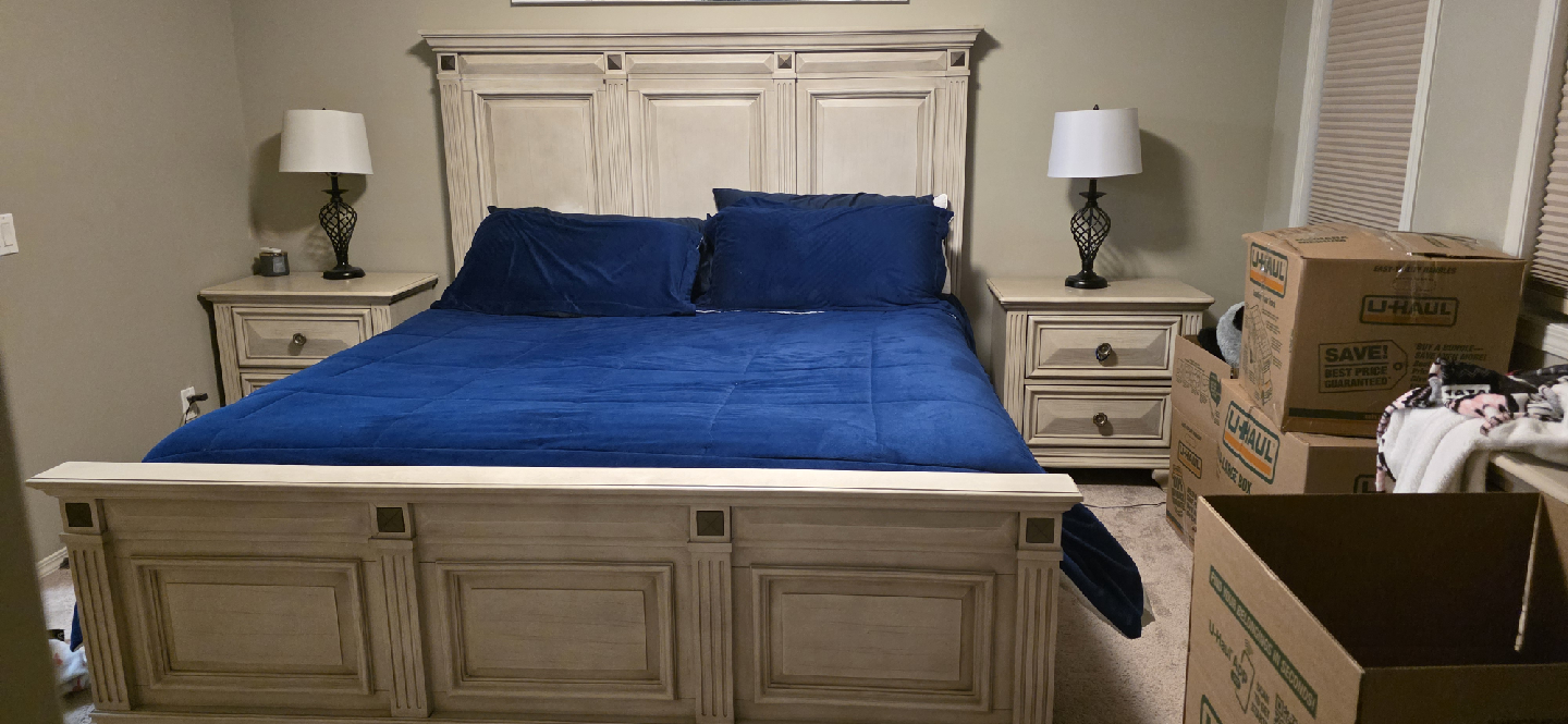 King Size Bedroom Set Dresser and Nightstands