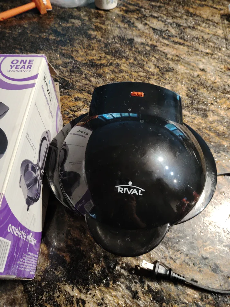 Rival Omelette Maker - Makes Two at Once! image indicator(2)