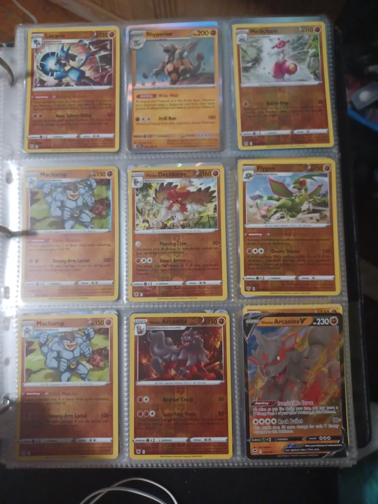Pokemon Trading Cards Binder image indicator(5)