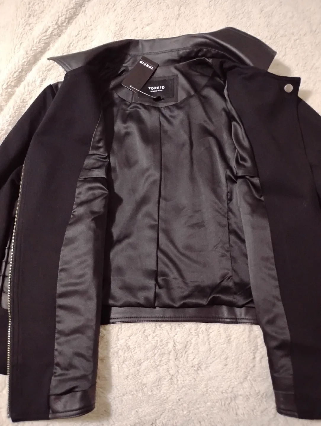 NWT Torrid Black PU Moto Jacket - Size 2X (18-20) image indicator(2)