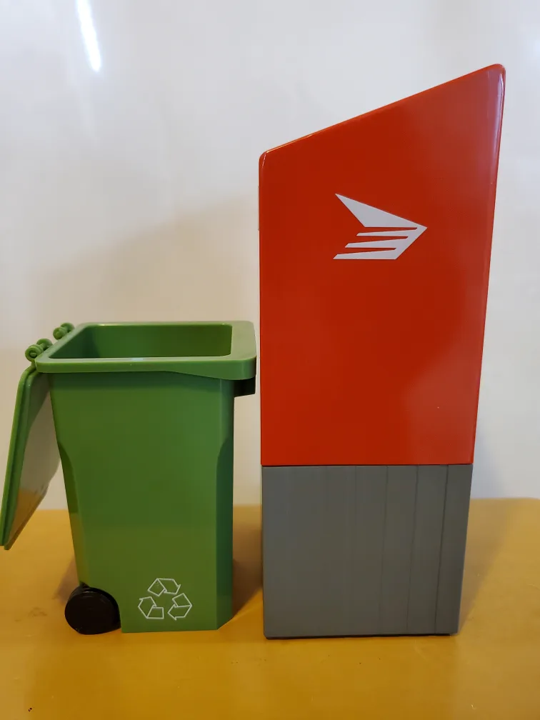 Canada Post Mailbox & Recycling Bin Coin Banks image indicator(4)