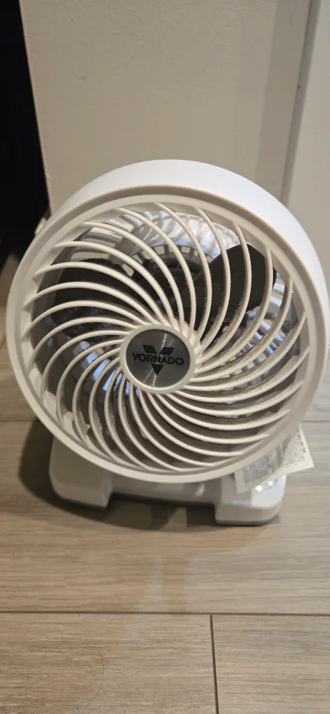 Vornado V Fan Personal Air Circulator - White thumbnail