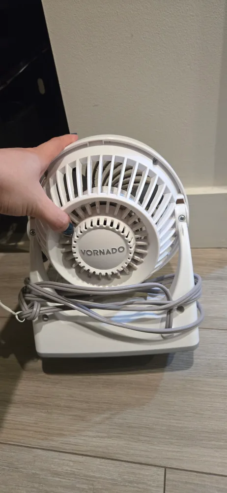 Vornado V Fan Personal Air Circulator - White image indicator(2)