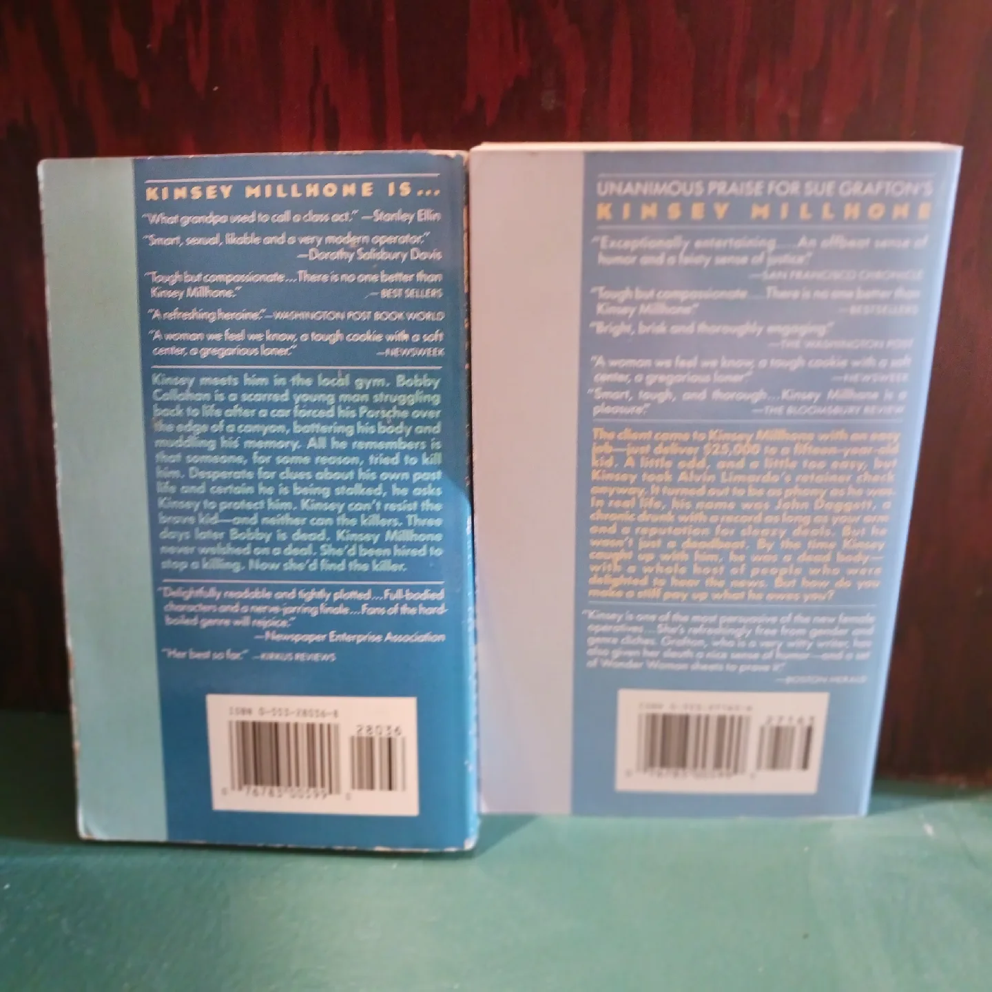 Kinsey Millhone Mysteries: 'C' and 'D' Paperbacks image indicator(6)