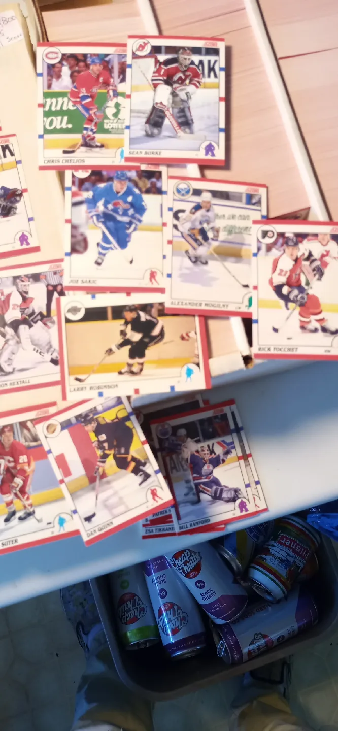 Vintage 90s Hockey Cards Lot - Over 1800! image indicator(5)