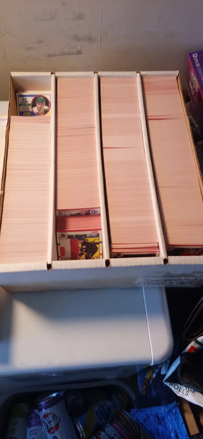 Vintage 90s Hockey Cards Lot - Over 1800! image indicator(6)