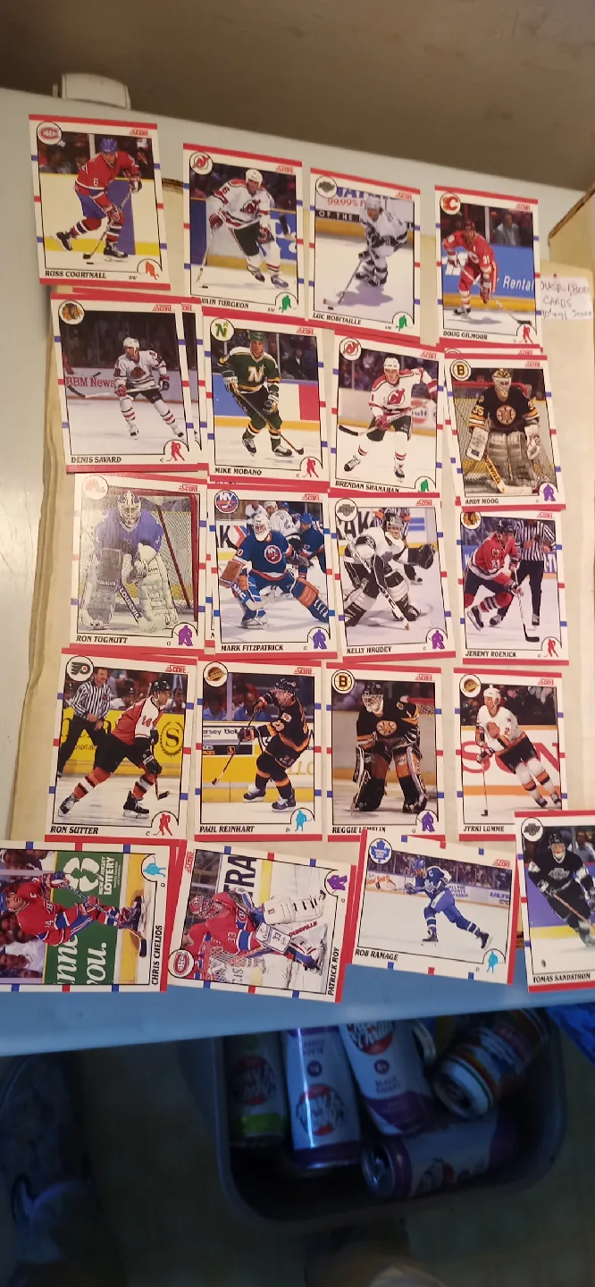 Vintage 90s Hockey Cards Lot - Over 1800! image indicator(7)