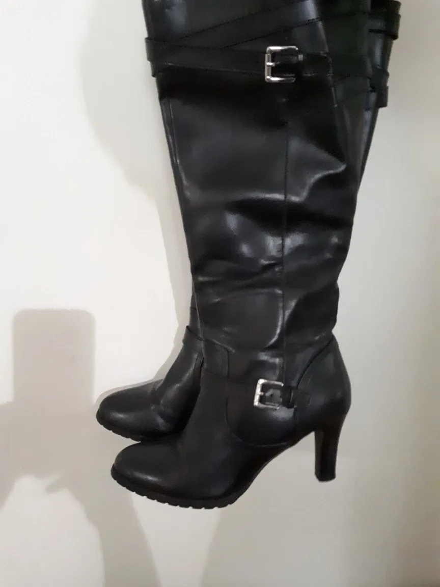 Black Heeled Knee-High Boots thumbnail