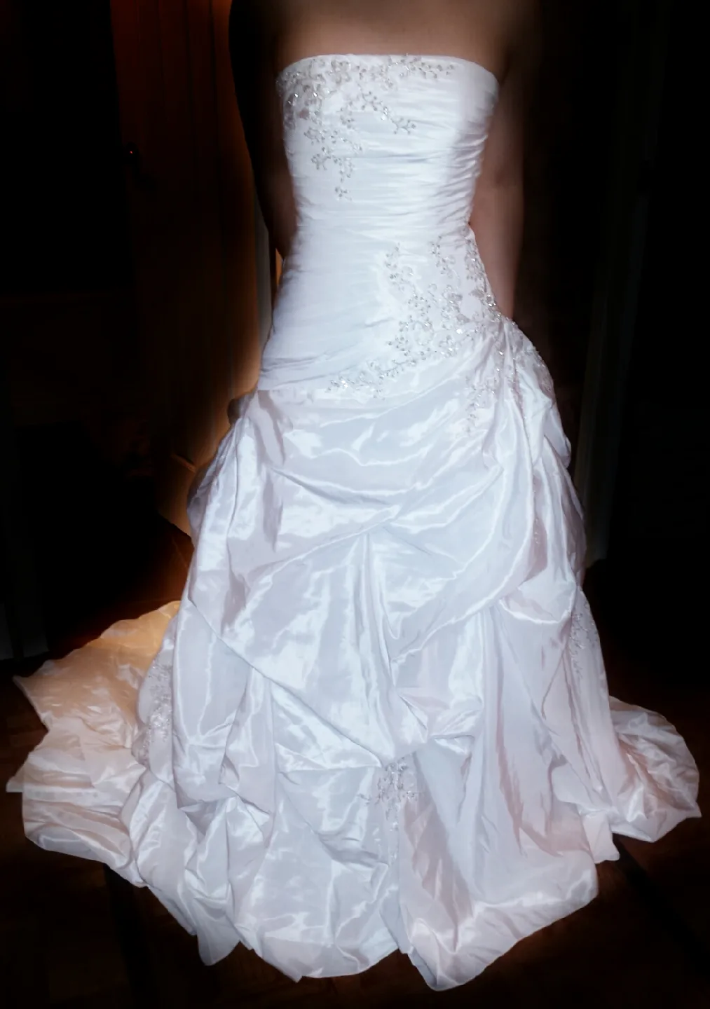 White Wedding Dresses image indicator(9)