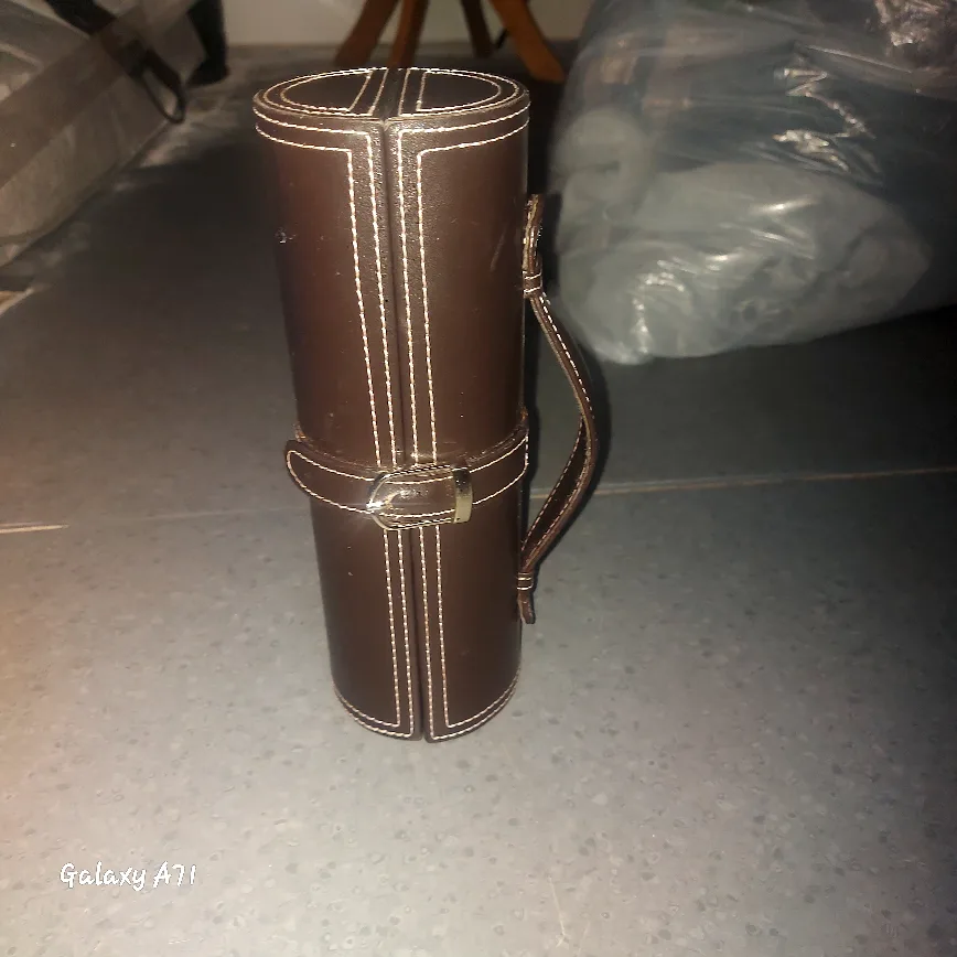 ***CHOCOLATE-BRWN LEATHER JEWELRY BOX*** image indicator(2)