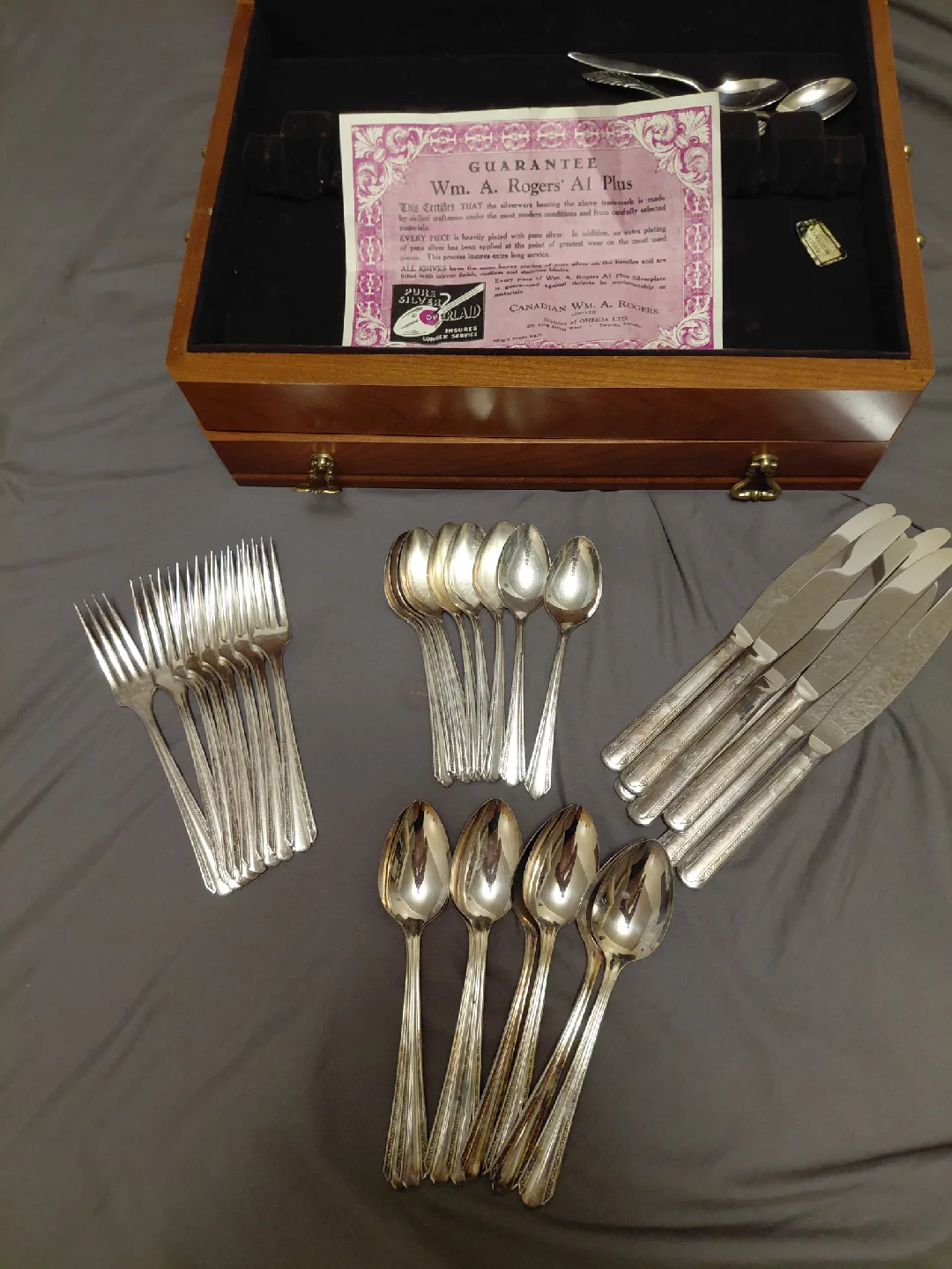 Wm. A. Rogers Al Plus Silverware Set with Box image indicator(2)