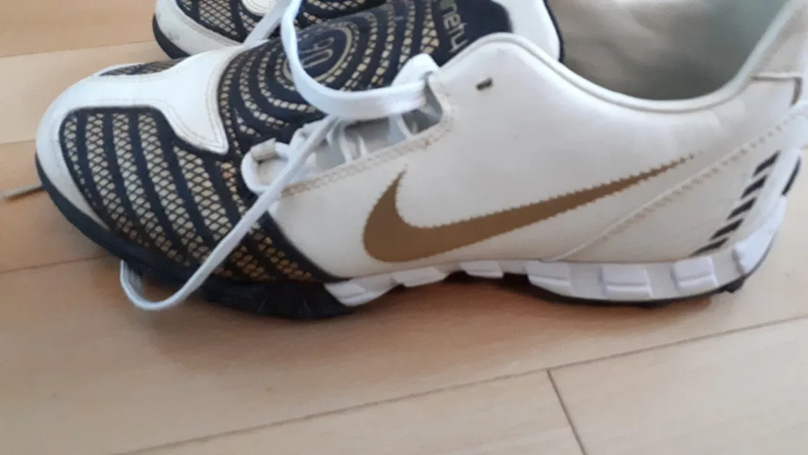 Nike Total 90 Football Shoes image indicator(3)