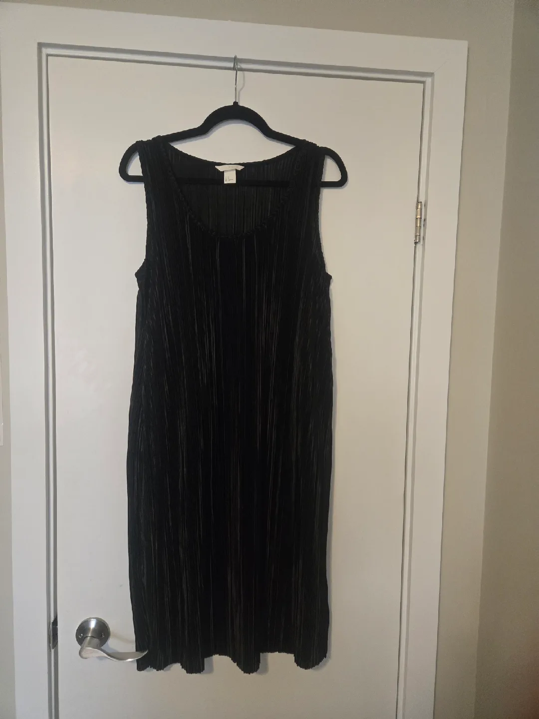 H&M Black Pleated Dress - Size Small
