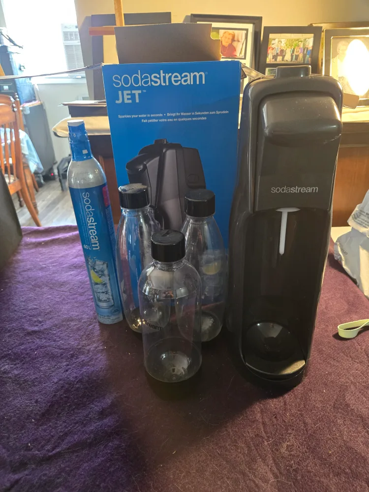 SodaStream Jet with bottles and CO2 thumbnail