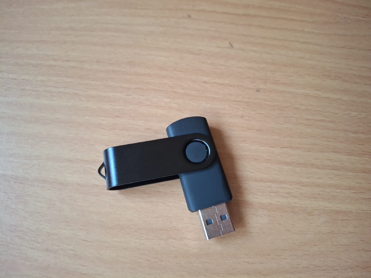 16 GB USB Flash Drive thumbnail