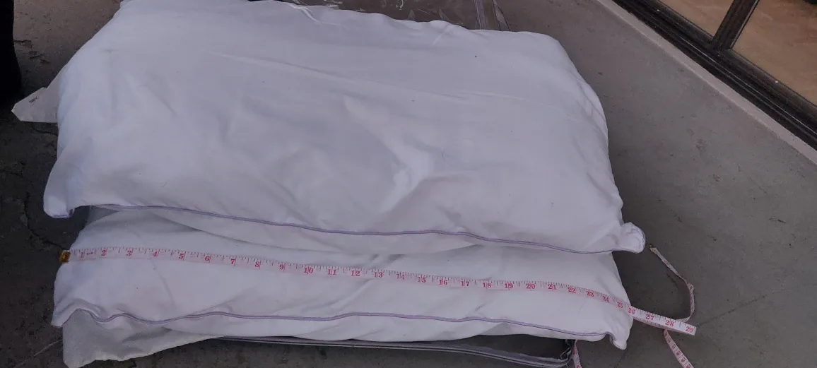 White Pillows (2) thumbnail