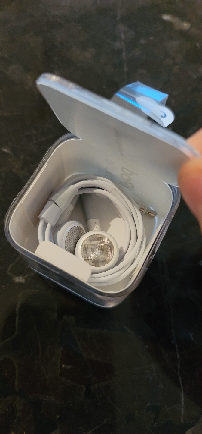 New iPod Shuffle with Box - photo 3